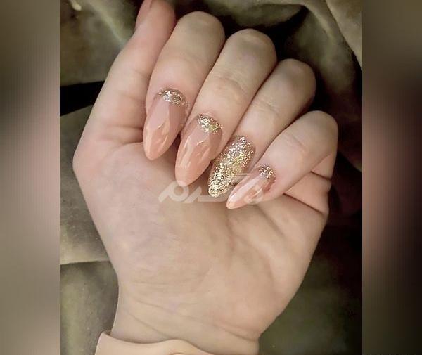 عکس طراحی ناخن با ورق طلا