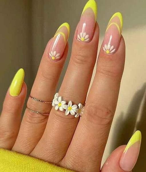 عکس طراحی ناخن با ورق طلا