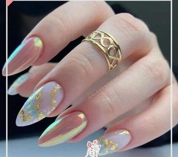 عکس طراحی ناخن با ورق طلا