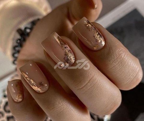 عکس طراحی ناخن با ورق طلا