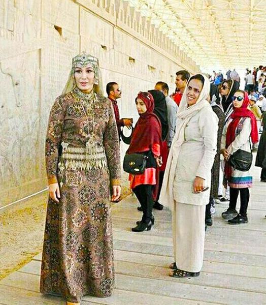 عکس لایه باز لباس سنتی