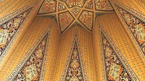 عکس سنگ قبر بابا طاهر