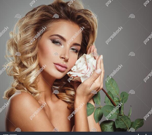 عکس یک زن