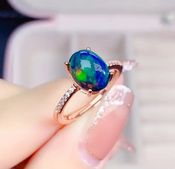 عکس سنگ اوپال