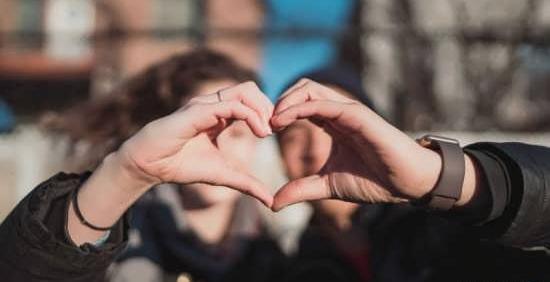 عکس گرفتن دست دونفره