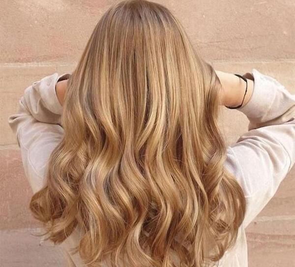 عکس رنگ مو روشن با دکلره
