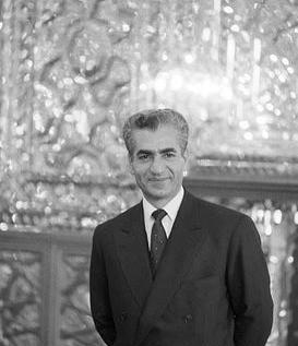 عکس محمدرضا شاه با سبیل