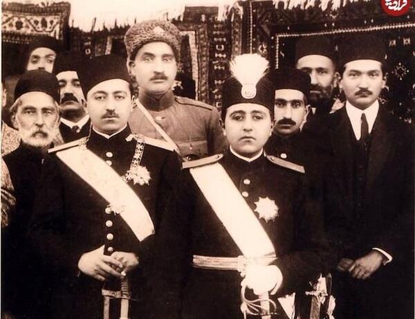 عکس محمدرضا شاه با سبیل