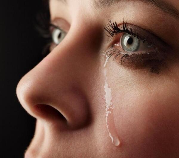 عکس چشم اشکی