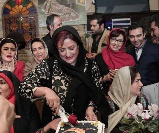 ژست عکس دخترانه عکاسی