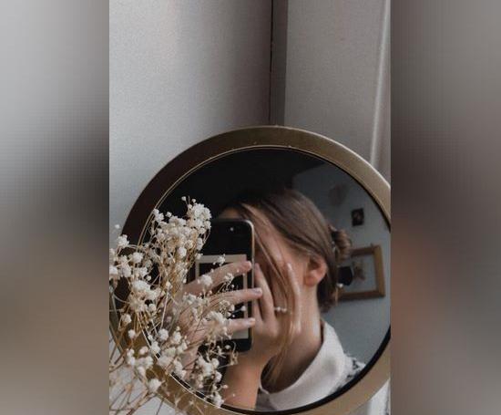عکس پروفایل دخترانه سلفی با گوشی