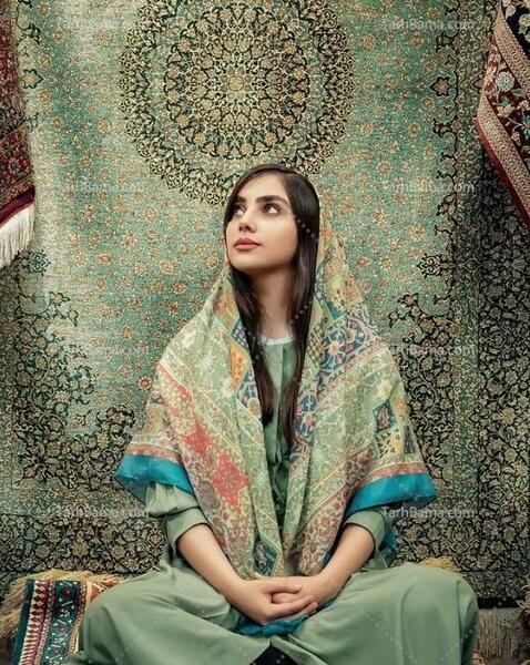 عکس دختر فیک با لباس مجلسی