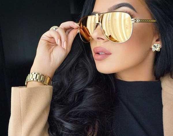عکس نوشته اگر یقین داری روزی پروانه میشوی بگذار روزگار