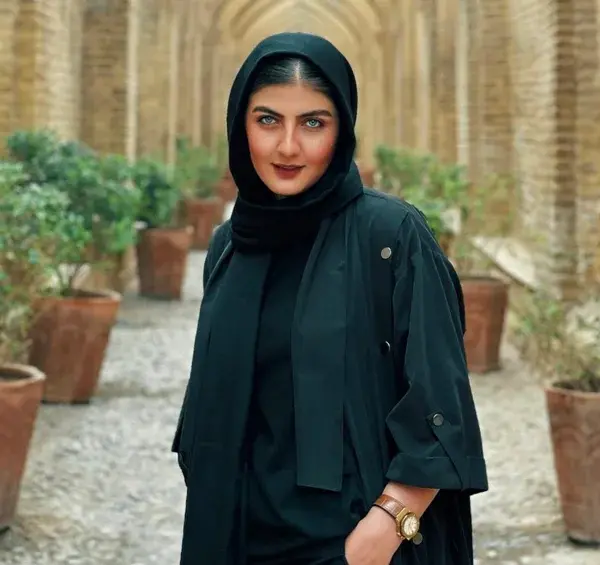 عکس بازیگر نقش پری در زیر خاکی