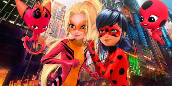 عکس دختر کفشدوزکی جدید و گربه سیاه