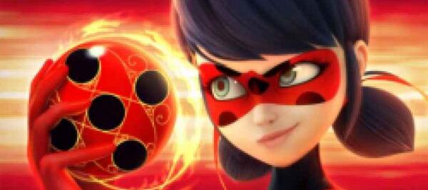 عکس دختر کفشدوزکی جدید و گربه سیاه