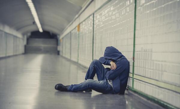 عکس نوشته تنهایی یعنی خیلیا در حدت نیستن