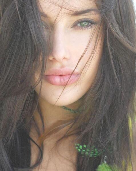 عکس زن زیبا چشم سبز