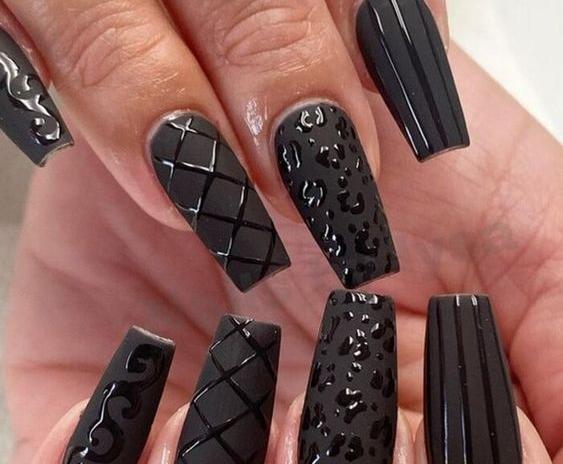 عکس کاشت ناخن مشکی