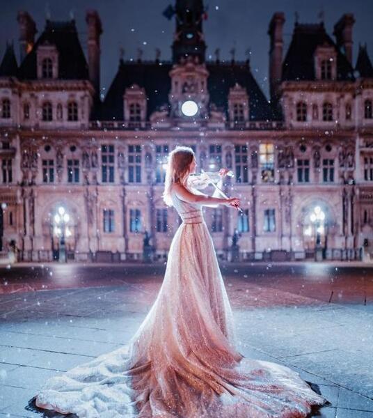 عکس زن با لباس زیبا