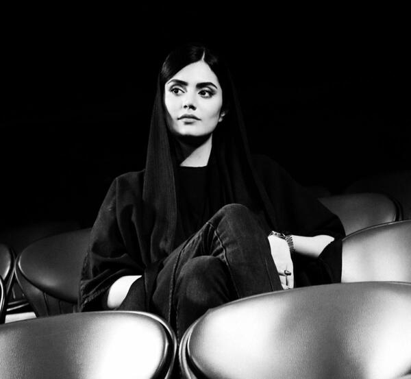 عکس مبینا کریمی