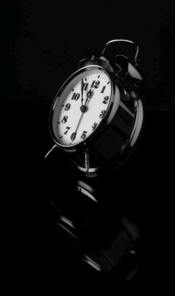 عکس تصویر پس زمینه ساعت شب