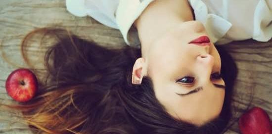 عکس پروفایل دختر ناراحت و غمگین