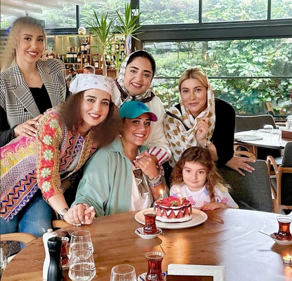 عکس های فریبا نادری در ترکیه