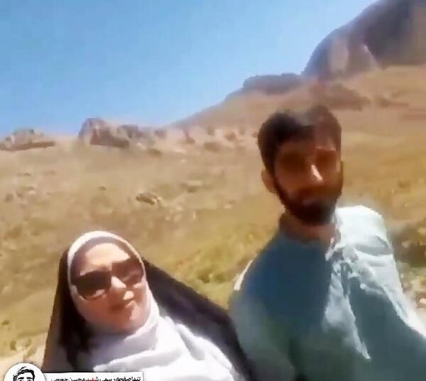 عکس شهید حججی با فرزندش