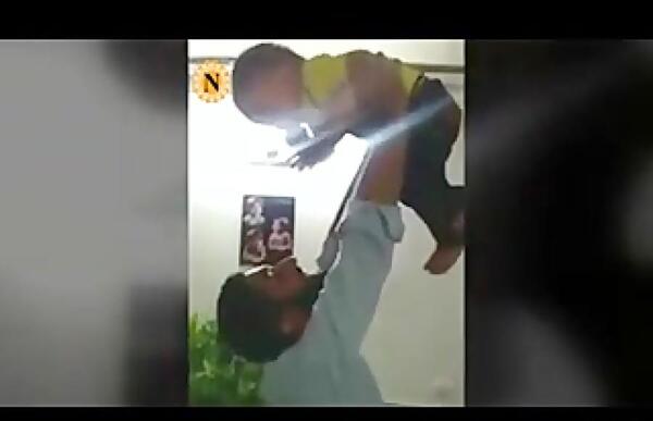 عکس شهید حججی با فرزندش