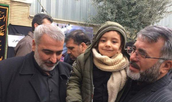 عکس شهید حججی با فرزندش