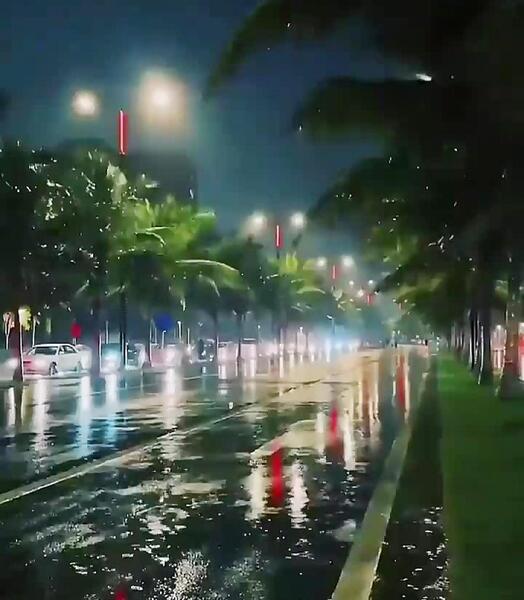 عکس بارانی دونفره عاشقانه