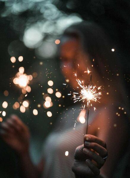 ژست عکس تولد دخترانه بدون چهره