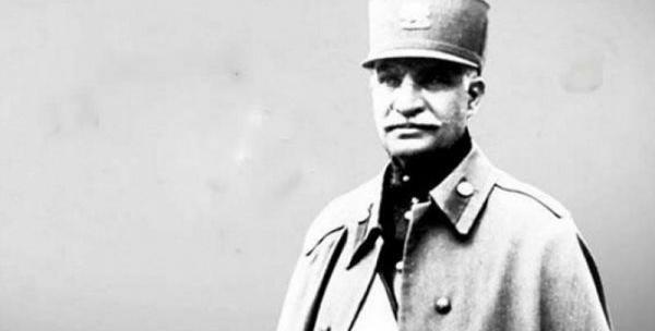 عکس رضا خان در تخت جمشید