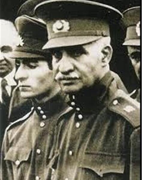عکس رضا خان در تخت جمشید