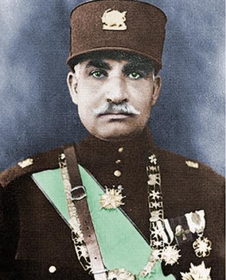 عکس رضا خان در تخت جمشید