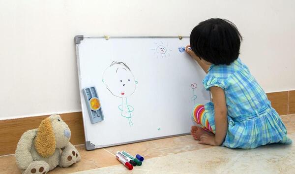عکس نقاشی دختر طاووسی
