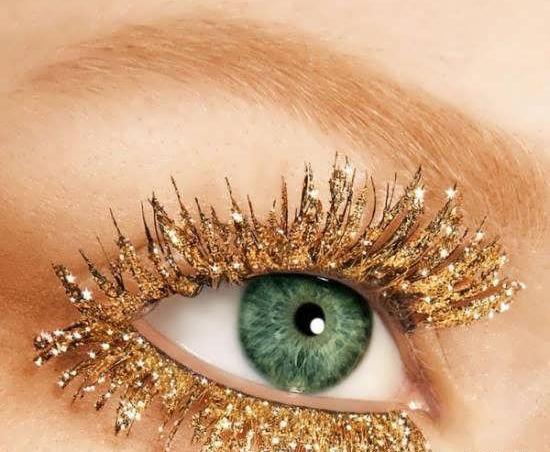 عکس چشم ریمل زده