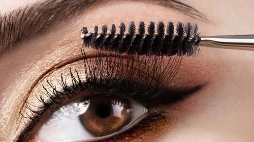 عکس چشم ریمل زده