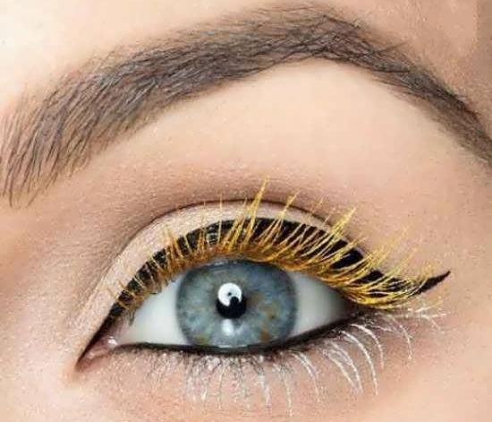 عکس چشم ریمل زده
