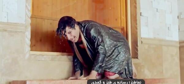 عکس پشت صحنه آینه بغل تمساح