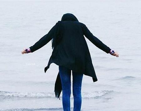 عکس دختر از پشت سر یا نیمرخ