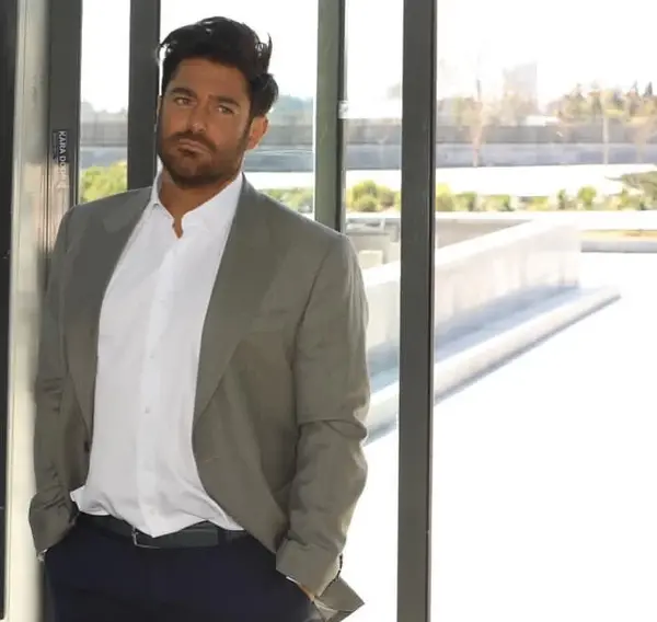 عکس رستوران محمدرضا گلزار