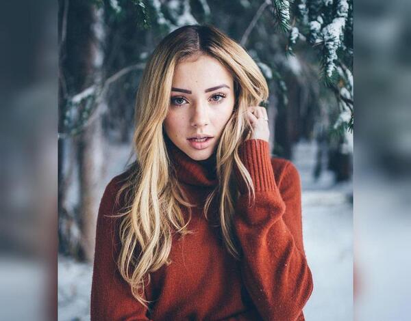 ژست عکس پروفایل دخترونه