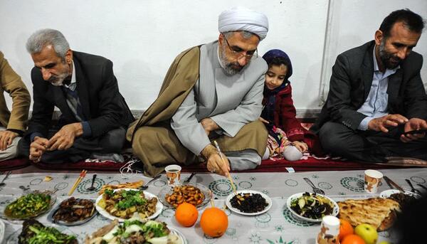 عکس غذا خوردن