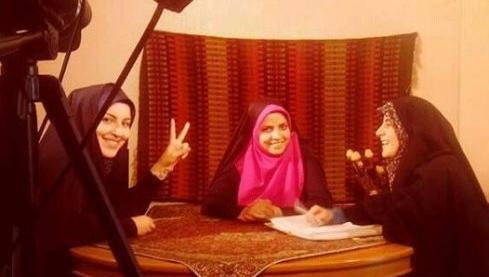 عکس مجری زن برنامه از لاک جیغ تا خدا