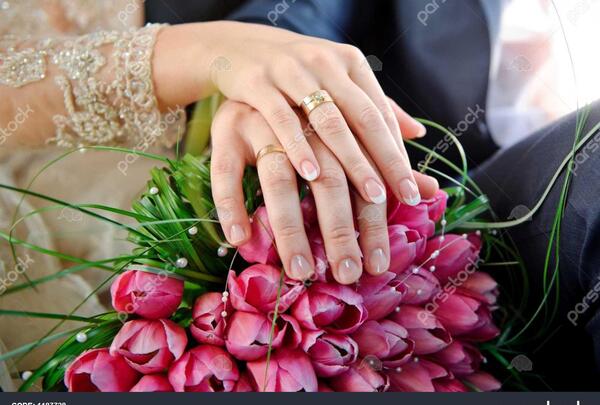 عکس دست عروس و داماد با دسته گل