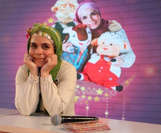 عکس مجری زن در برنامه ململ