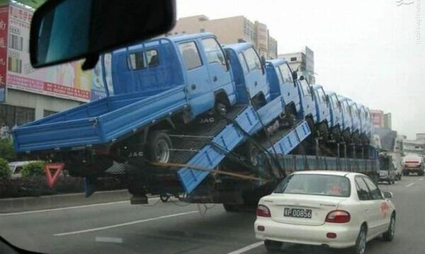 عکس نیسان با بار کاه