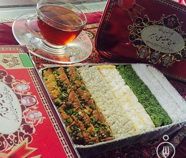 عکس شیرینی حاج خلیفه رهبر یزد